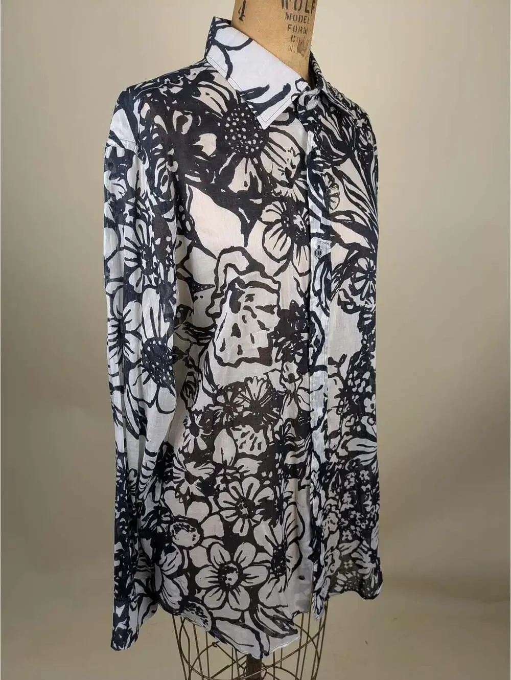 y2k Gucci mens cotton black white floral button down shirt